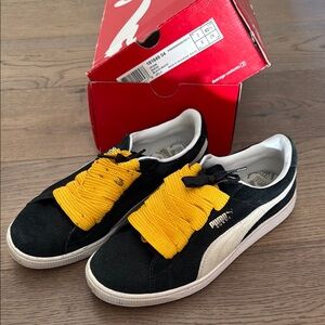 Puma Black Sneakers with Yellow Laces